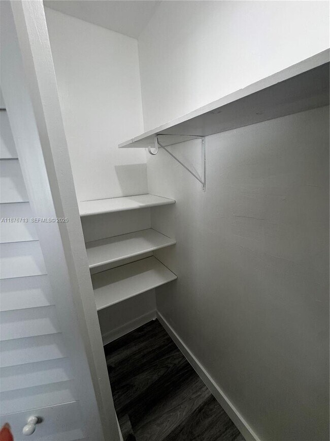 Building Photo - 2515 Polk St