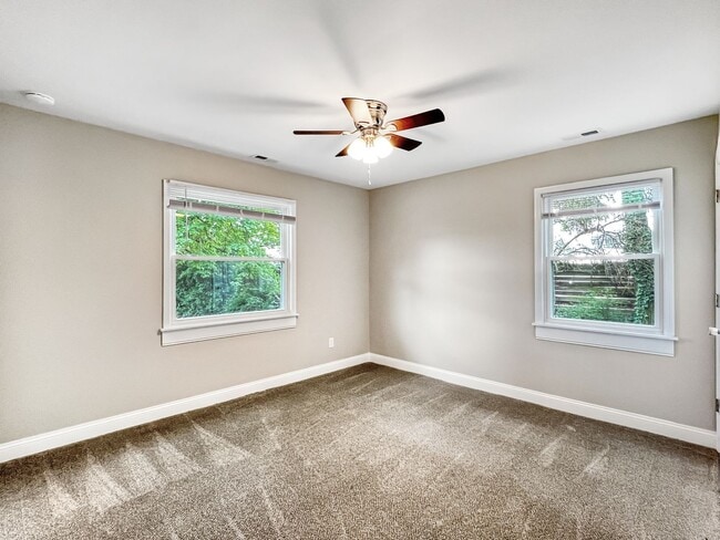 Building Photo - Fully Renovated 3-Bedroom Gem in West End ...