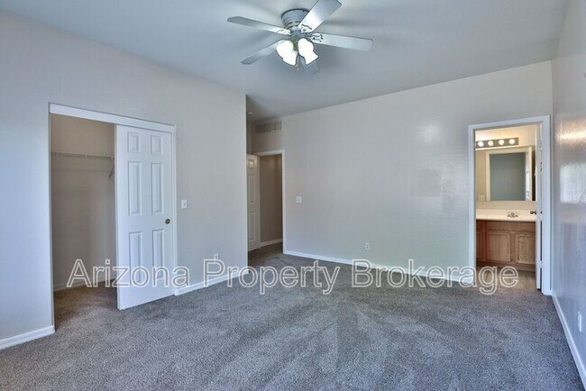 Building Photo - 9134 W Virginia Ave