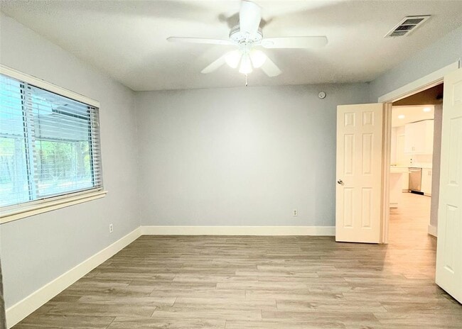 Building Photo - 10419 Quail Ridge Dr