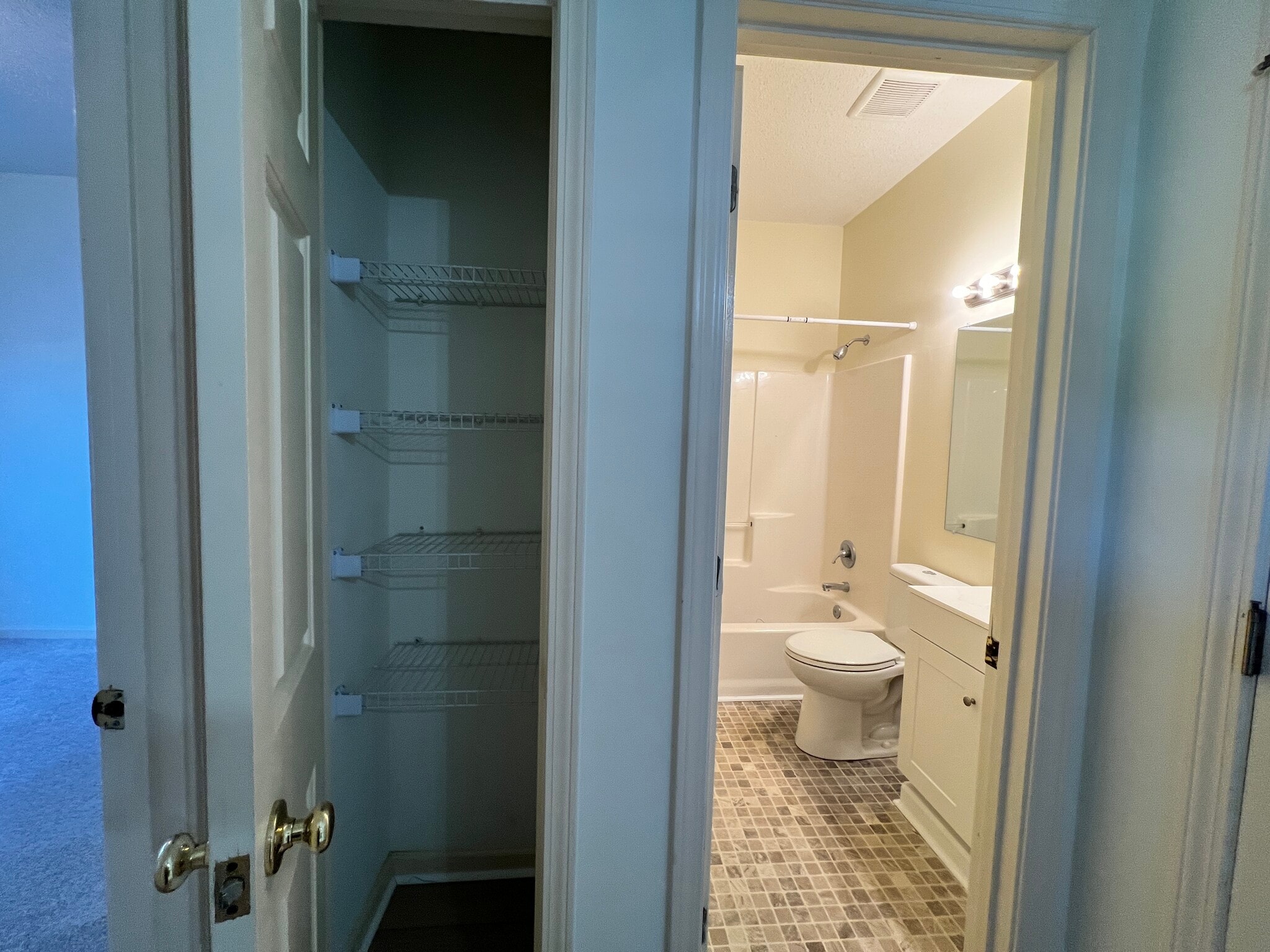 Building Photo - 1600 Sturdivant Dr