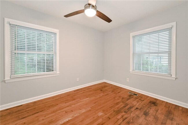 Building Photo - 2454 Drew Valley Rd NE