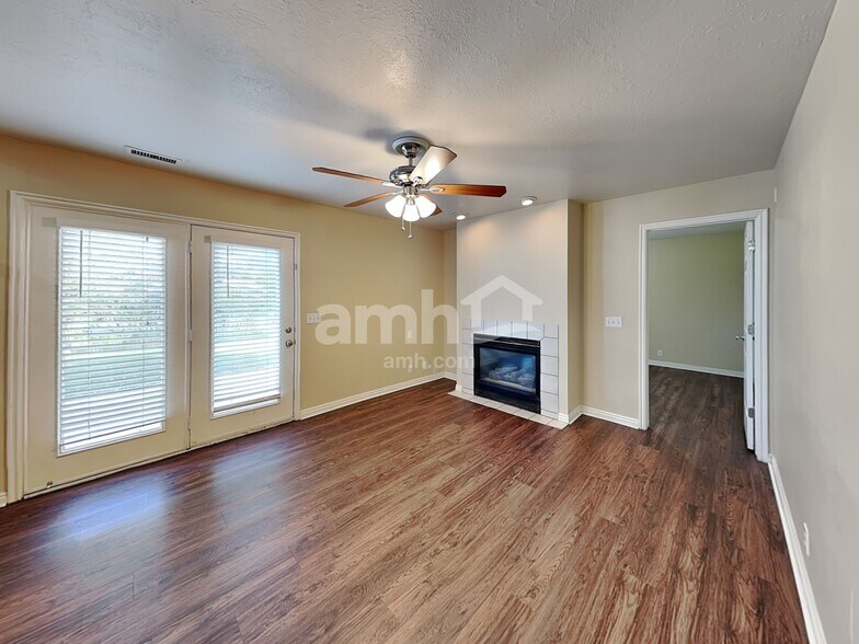 Building Photo - 1872 W Sir Charles Dr