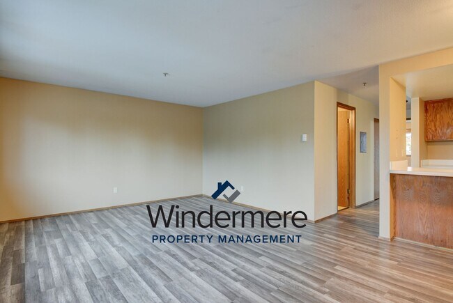 Building Photo - 1235 SE 4th Ave