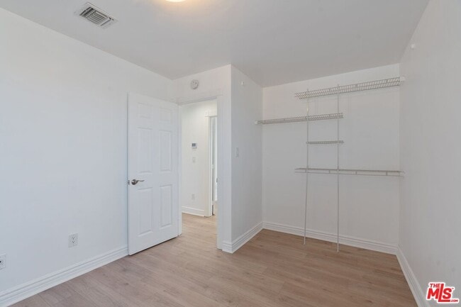 Building Photo - 42104 6th St E