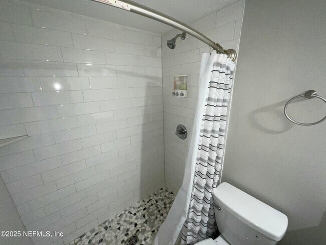Building Photo - 318 Arricola Ave