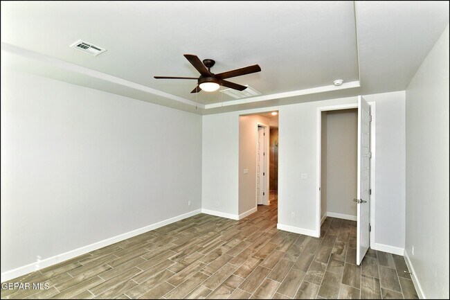 Building Photo - 13146 Cleethorpes St