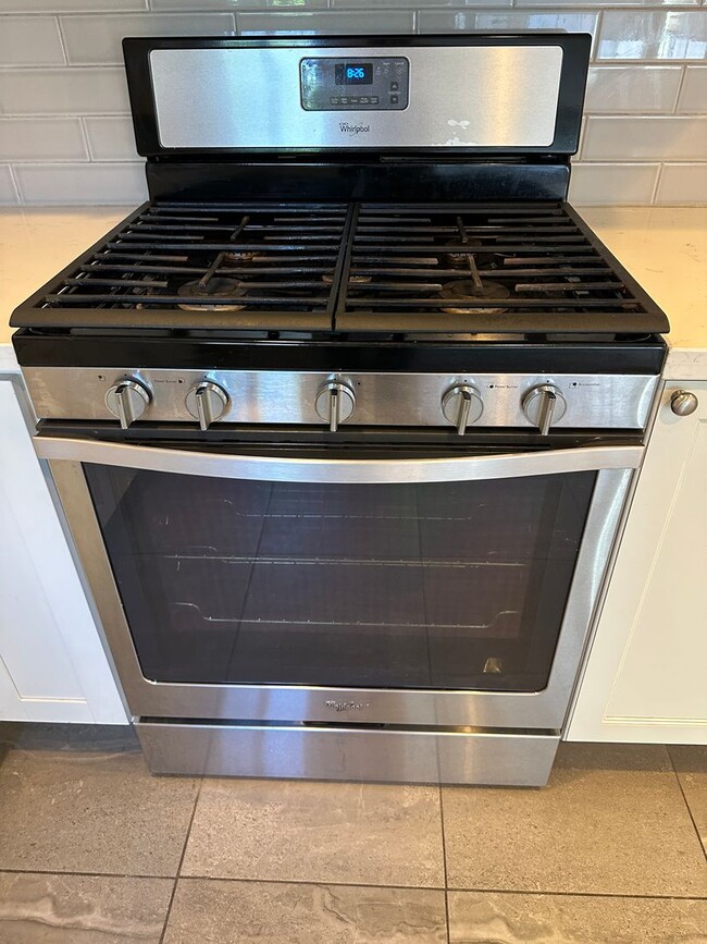 Building Photo - 204 Emerson Ave