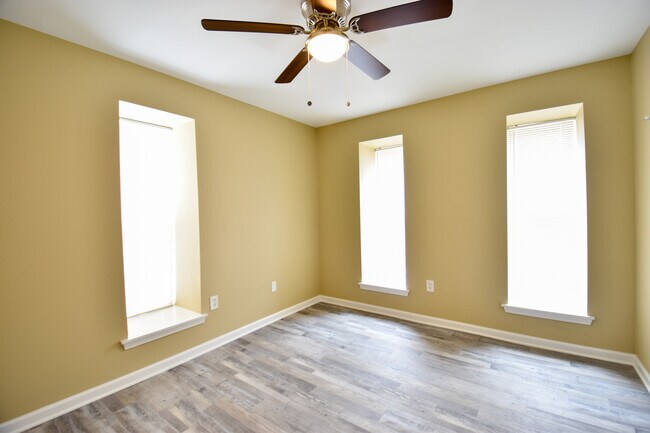 Building Photo - 217 Belle Terre Blvd