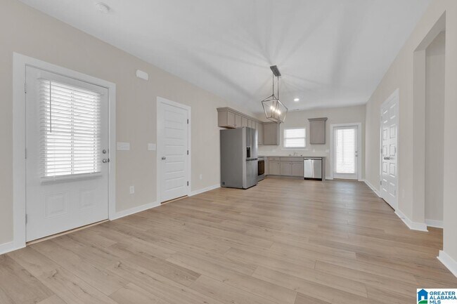 Building Photo - 615 Troubadour Ln