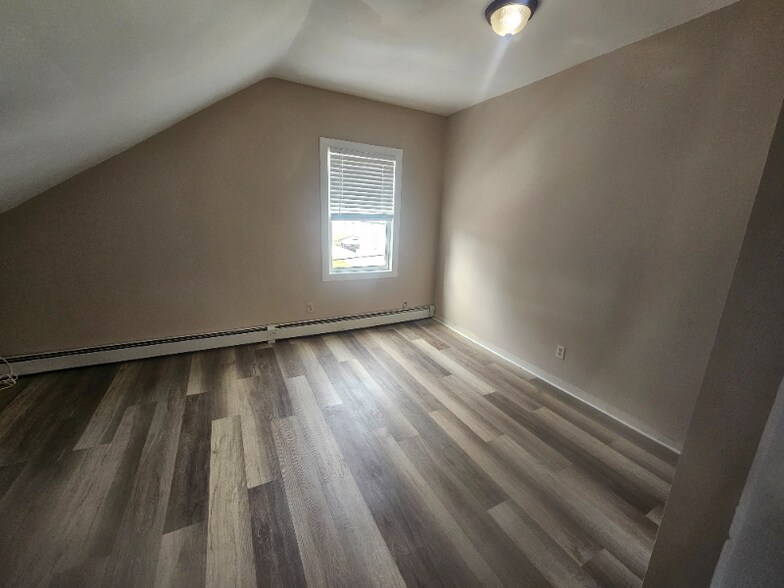 Building Photo - 95 Oakland Ave