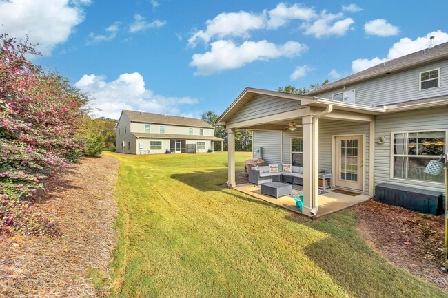 Building Photo - Beautiful 4BR Townhome in Mauldin - Whispe...