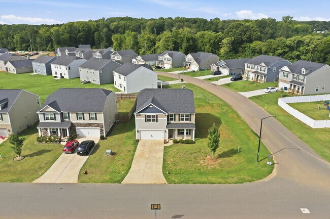 Building Photo - 2509 Summersby Dr