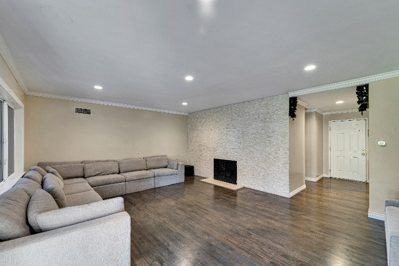 Building Photo - 900 Bethany Rd