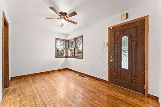 Building Photo - 251 E 600 N