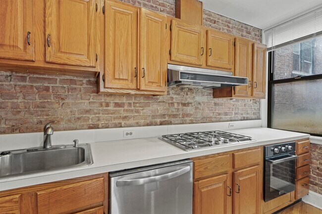 Building Photo - 163 14th St
