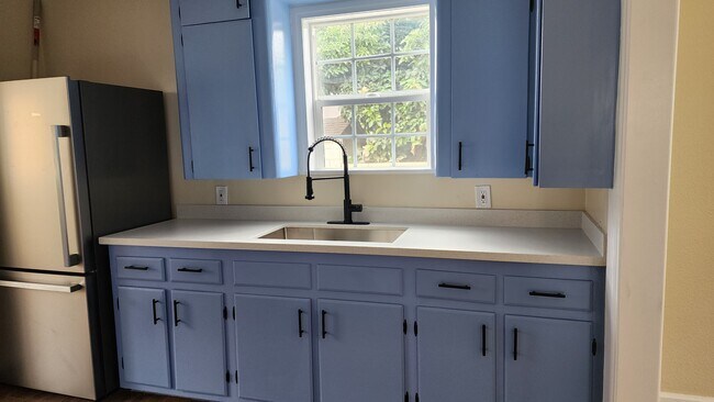 Building Photo - 2320 Cerritos Ave