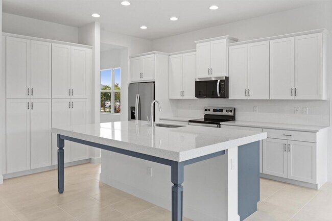 Building Photo - 15144 Wildwood Cir
