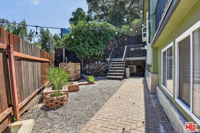 Building Photo - 21549 Summit Trail