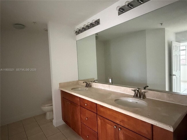 Building Photo - 107 Mendoza Ave