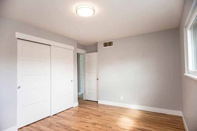 Building Photo - 2809 Stanford Rd