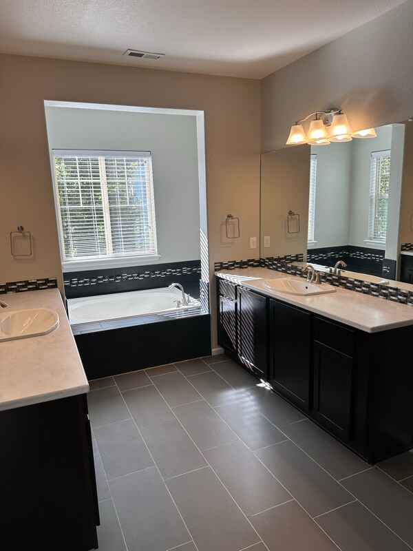 Building Photo - 14992 Rider Pl