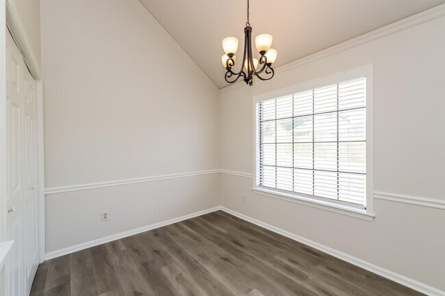 Building Photo - 7325 English Cove
