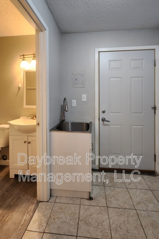 Building Photo - 717 30th St N