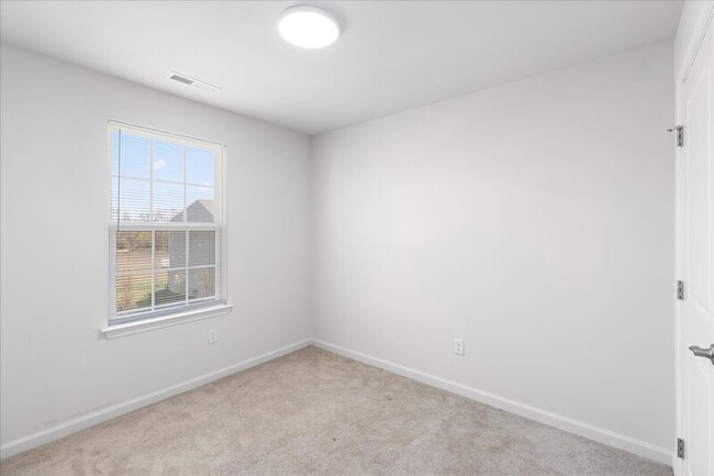 Building Photo - 159 Freedom Wy