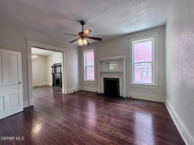 Building Photo - 215 W Rio Grande Ave