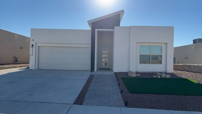 Building Photo - 3 bedroom 2.5 bath home in West El Paso!