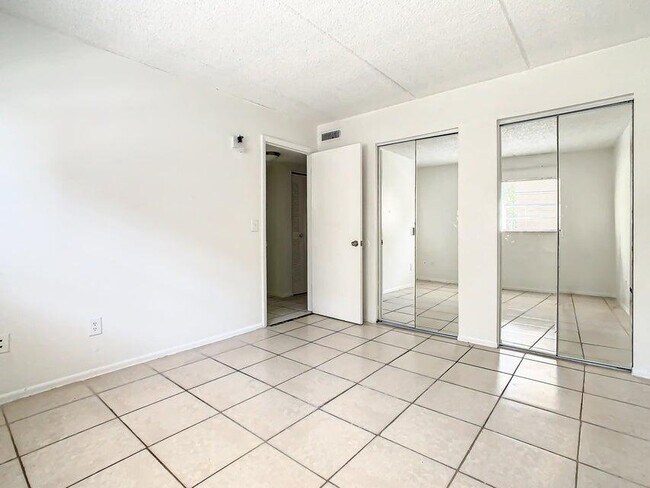 Building Photo - 714 Michigan Ct