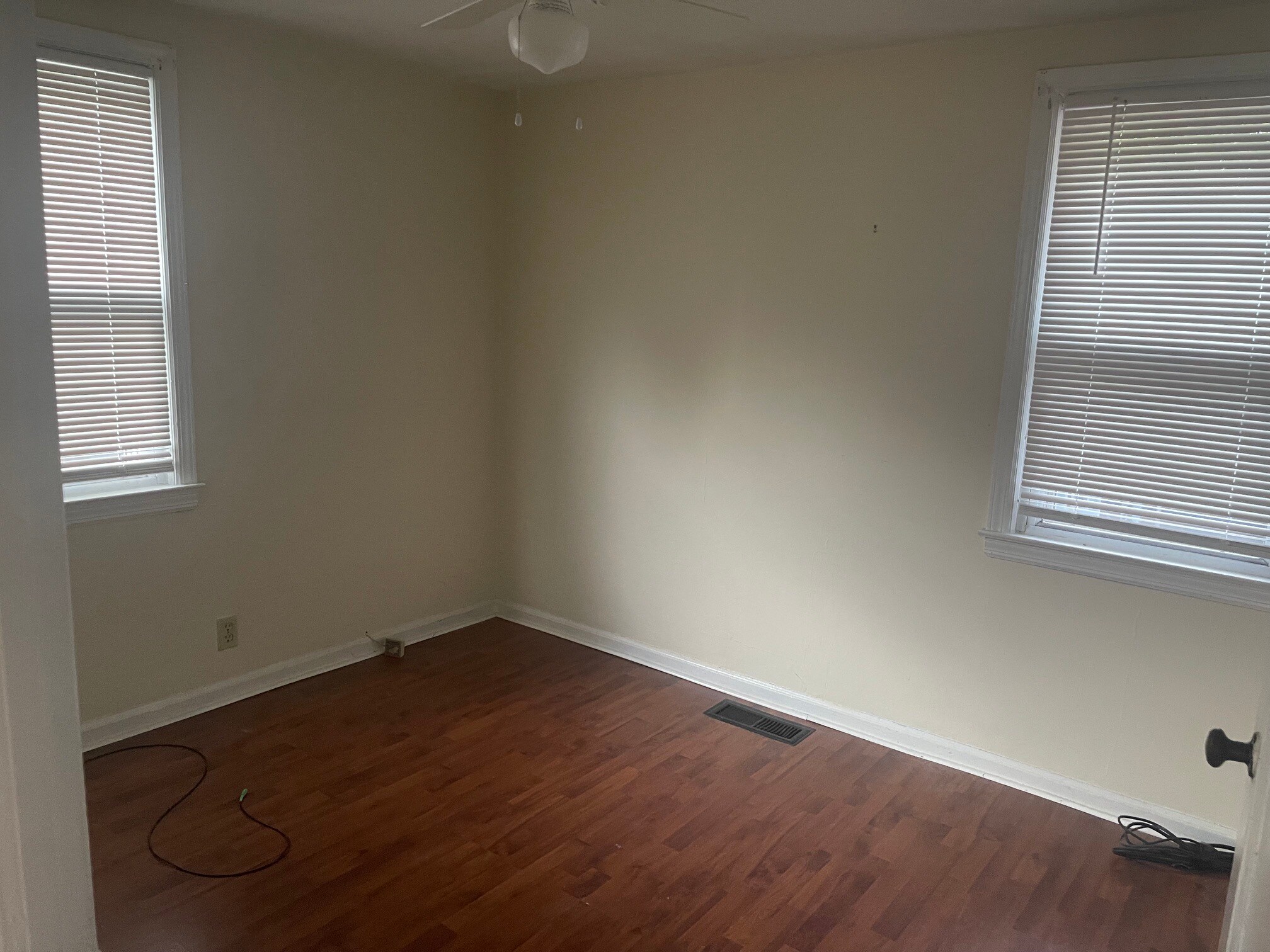 Building Photo - 293 N Hoadley St