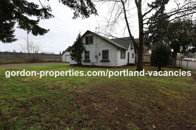 Building Photo - NE 94th Ave - Vintage Montavilla 2 bedroom house
