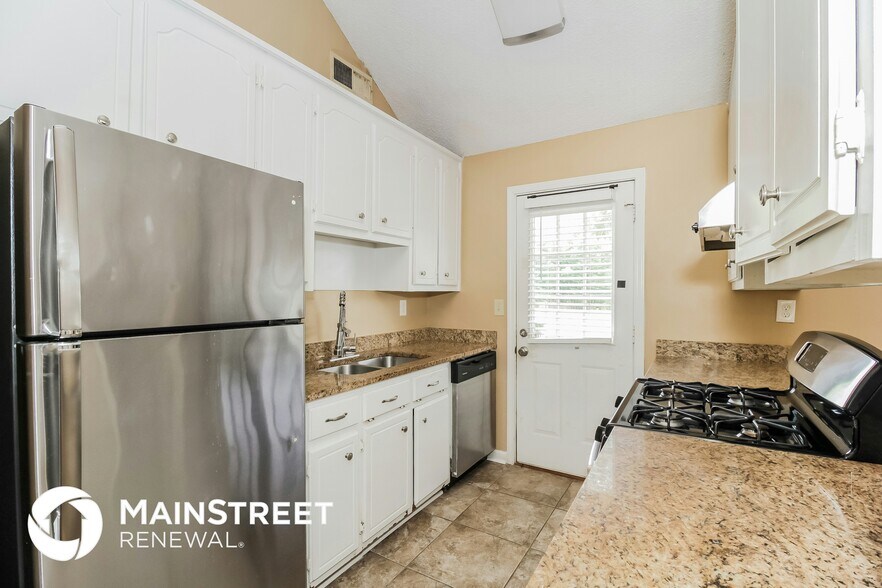 Building Photo - 55 Jennifer Ln