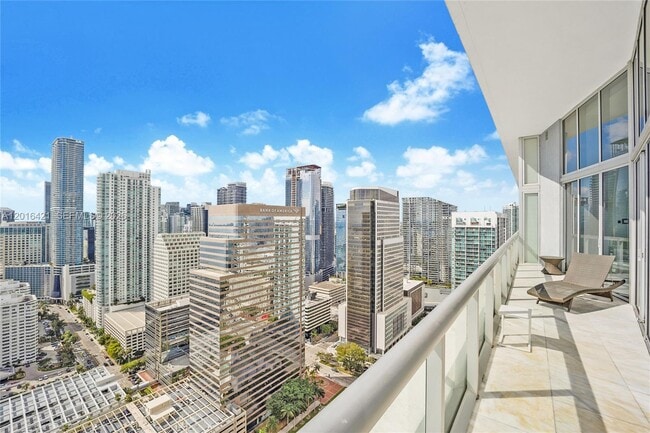 Building Photo - 495 Brickell Ave