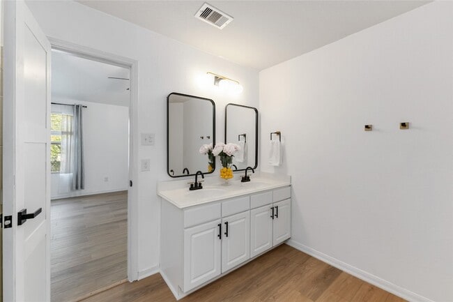 Building Photo - 16734 Warbler Dr