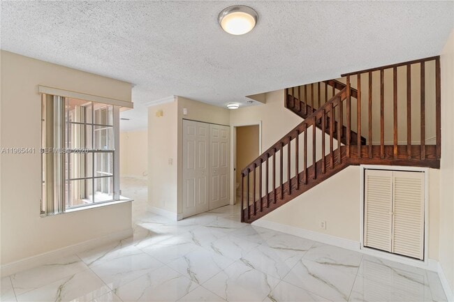 Building Photo - 11009 Mainsail Dr