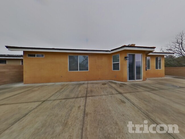 Building Photo - 733 Pino Ave