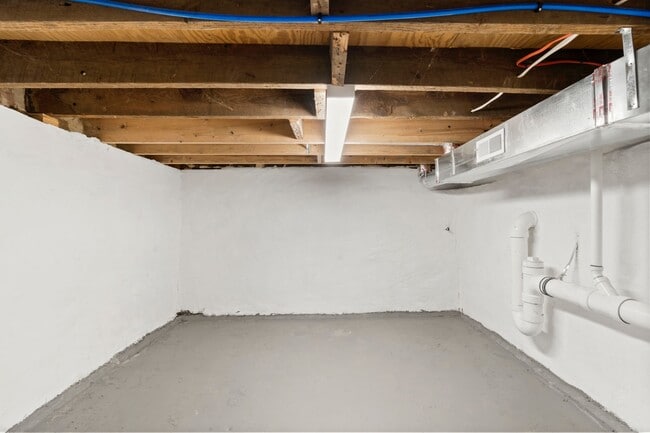 Building Photo - 1638 Latona St