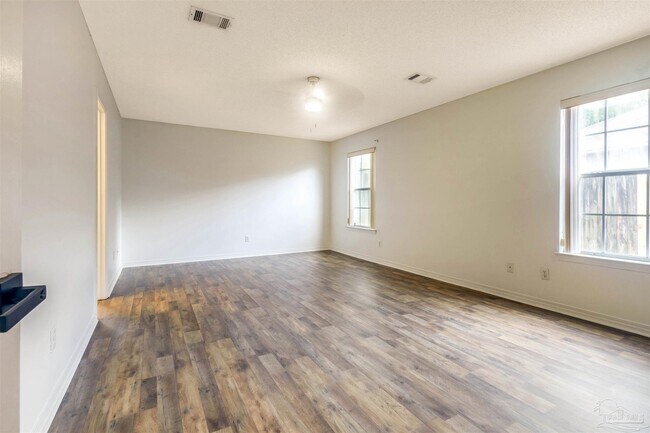 Building Photo - 873 Brande Ct
