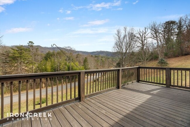 Building Photo - 8 Rose Briar Cir