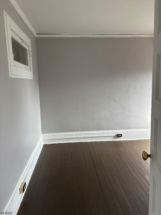 Building Photo - 1 Club St