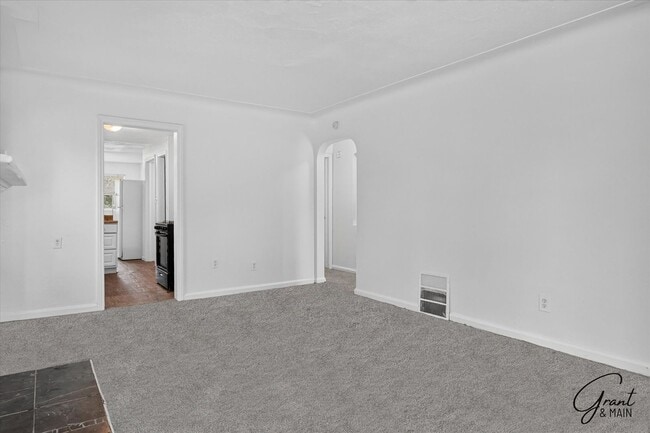 Building Photo - 14800 Tacoma St