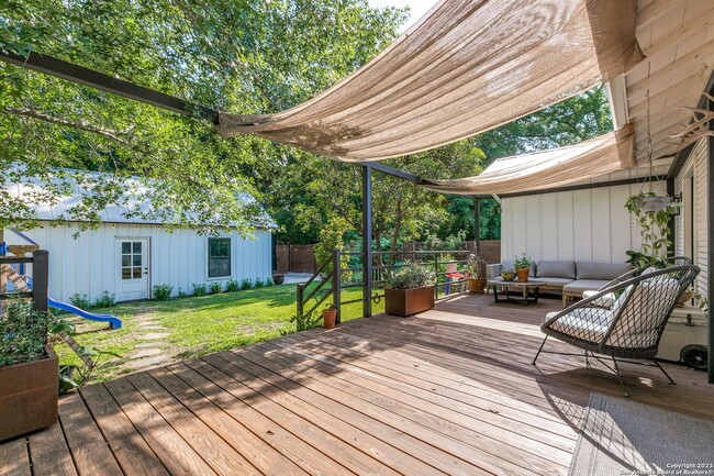 Building Photo - GORGEOUS BEACON HILL BUNGALOW