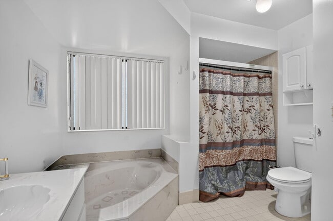 Building Photo - 7690 Solimar Cir
