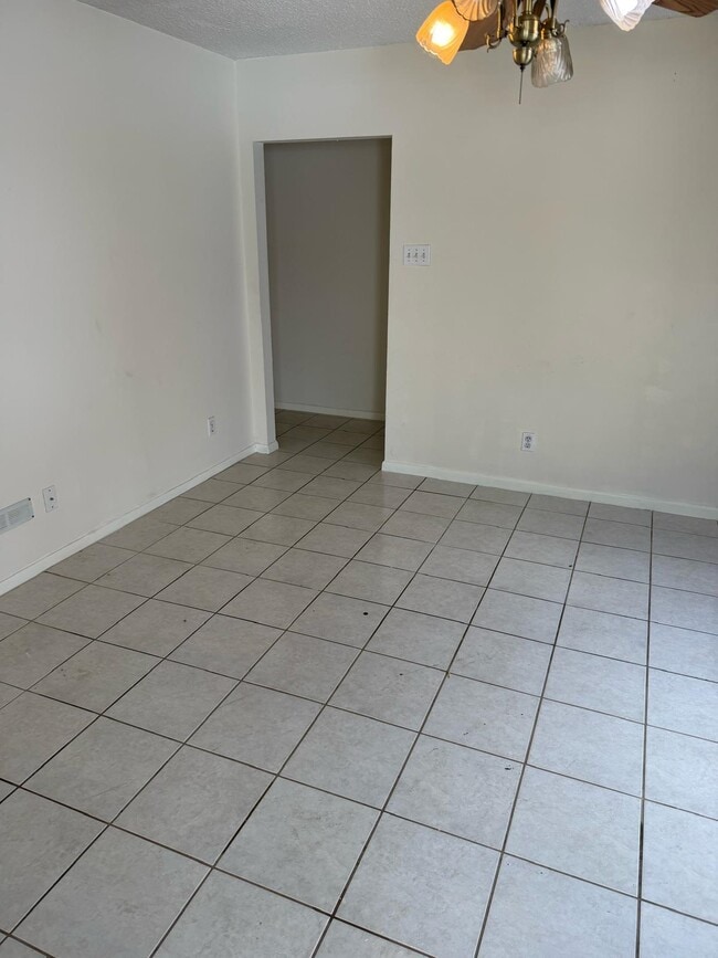 Building Photo - 6018 Colt Dr