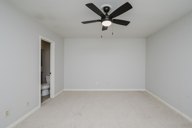 Building Photo - 2645 Southbury Cir