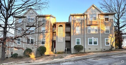 Building Photo - Stewarts Creek -Two Weeks Free Rent On Fir...