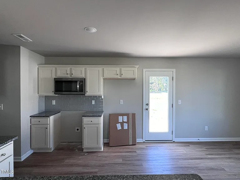 Building Photo - 218 Lotus Ave